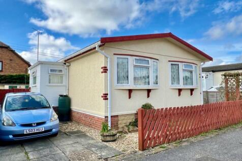 North Poulner Road, BH24 2 bed detached bungalow for sale
