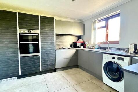 Frampton Place, Ringwood, BH24 1JW 3 bed terraced house for sale