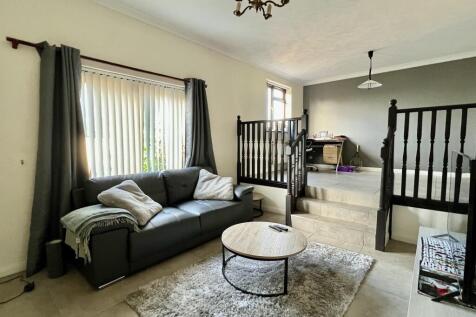 Frampton Place, Ringwood, BH24 3 bed terraced house for sale