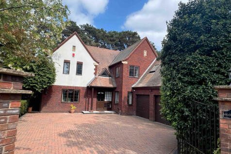 Castlemews, Ringwood, BH24 5 bed detached house for sale