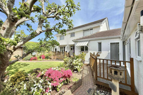 Laurel Close, St Leonards, BH24 5 bed detached house for sale