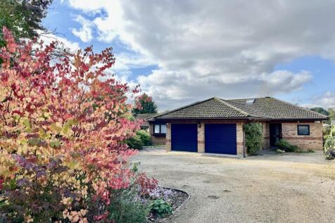Woolsbridge Road, Ashley Heath, BH24 4 bed bungalow for sale