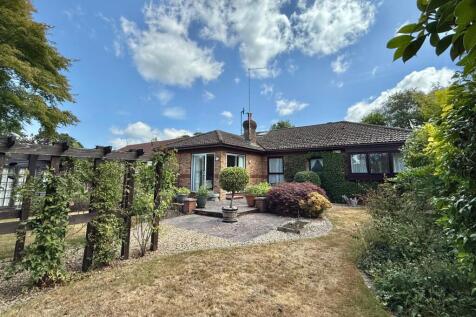 Woolsbridge Road, Ashley Heath, BH24 4 bed bungalow for sale