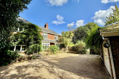 Ashley, Ringwood, Hampshire, BH24 4 bed detached house for sale