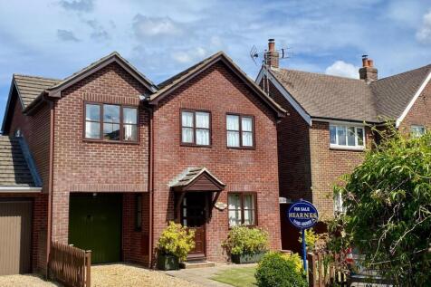 3 bedroom town house for sale