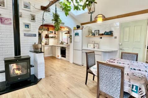 St. Ives, BH24 3 bed bungalow for sale