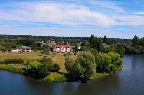 Kingfisher House, Waterside Close... 2 bed flat for sale