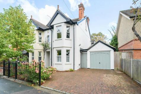 Kings Ride, Camberley, Surrey, GU15 4 bed end of terrace house for sale