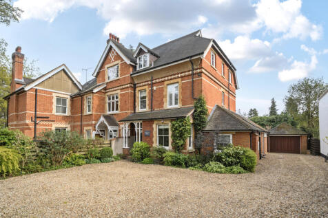 Crawley Ridge, Camberley, Surrey, GU15 6 bed house for sale