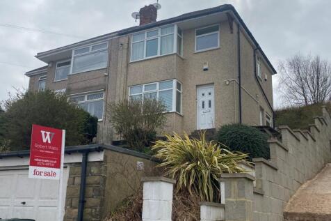 Ascot Drive, Horton Bank Top... 3 bed semi