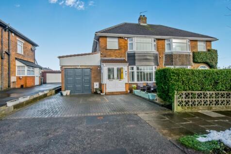 3 bedroom semi-detached house for sale