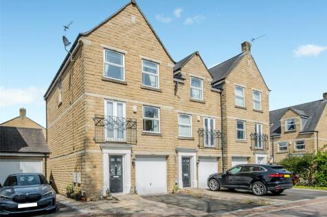 Threelands, Birkenshaw, Bradford... 4 bed terraced house for sale
