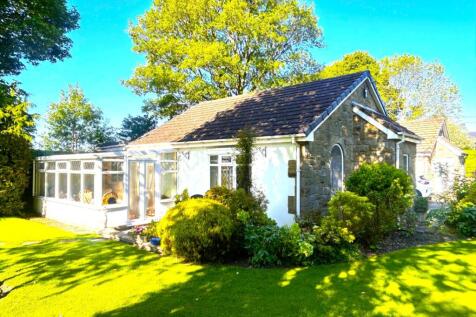 Moorlands Road, Birkenshaw, Bradford... 2 bed bungalow for sale