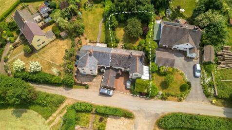 Hollocombe, Chulmleigh, Devon, EX18 4 bed semi