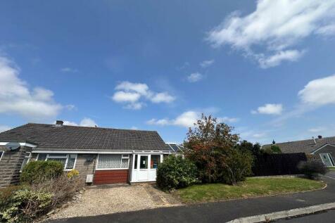 4 bedroom semi-detached bungalow for sale