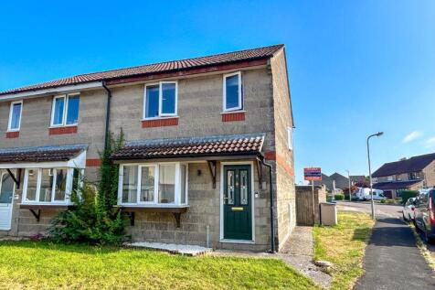 Finch Close, Shepton Mallet 3 bed semi