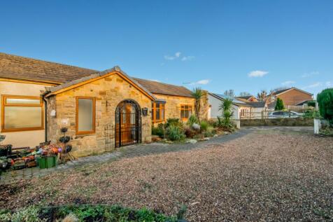 Halifax Road, Cleckheaton, BD19 3 bed bungalow for sale