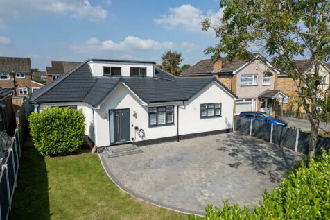 4 bedroom detached bungalow for sale