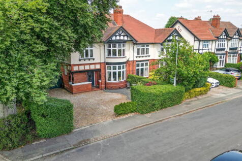 Knutsford Old Road, Warrington WA4 6 bed semi