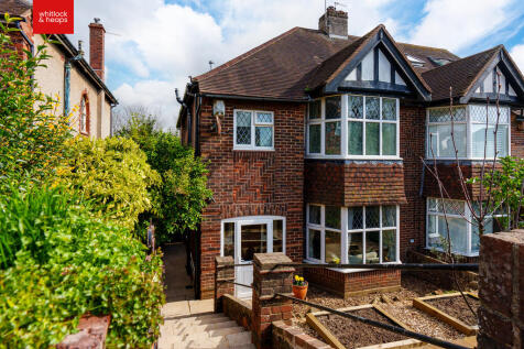 3 bedroom semi-detached house for sale