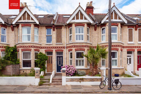 5 bedroom terraced house for sale
