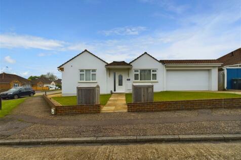 3 bedroom detached bungalow for sale