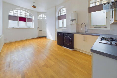 Brighton Road, Shoreham by Sea 1 bed ground floor flat for sale