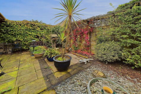 New Barn Close, Shoreham by Sea 2 bed semi