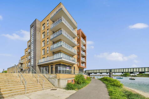 Salt Marsh Road, Shoreham by Sea 2 bed flat for sale