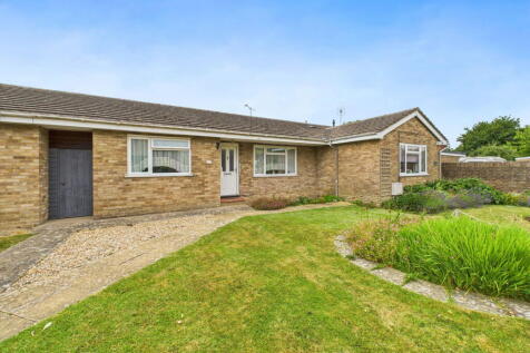 2 bedroom terraced bungalow for sale