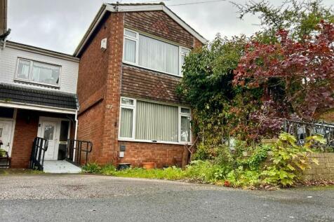 4 bedroom link detached house for sale