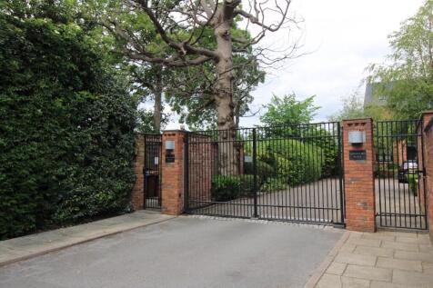 4 bedroom town house for sale