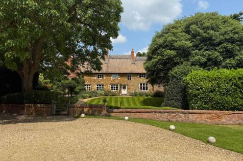 The Green, Clipston, LE16 5 bed detached house for sale