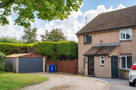 2 bedroom semi-detached house for sale