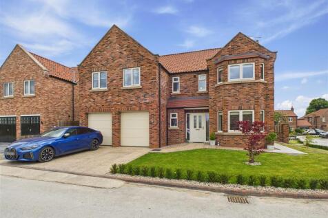 3 Delta Close, Hutton Cranswick... 4 bed detached house for sale