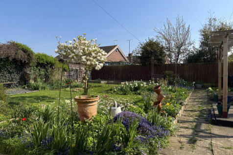 Tewkesbury GL20 3 bed detached house for sale