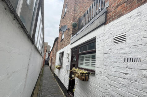 Tewkesbury GL20 3 bed terraced house for sale