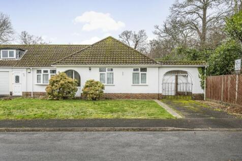 Moorhill Gardens, Thornhill Park... 2 bed bungalow for sale