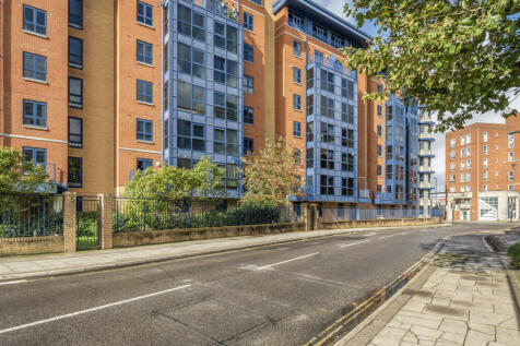 Canute Road, Ocean Village... 2 bed flat for sale