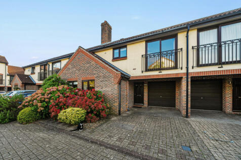 Mayfair Gardens, Banister Park... 2 bed terraced house for sale