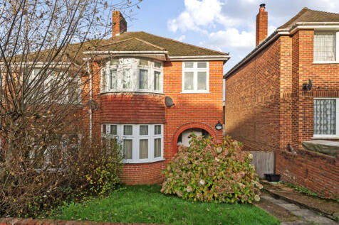 Chessel Crescent, Bitterne... 3 bed semi