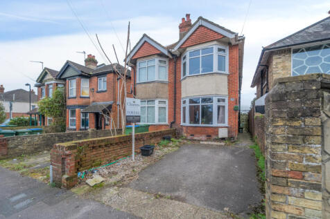 Anglesea Road, Shirley, Southampton... 2 bed semi