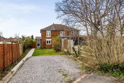 South East Road, Sholing... 2 bed semi