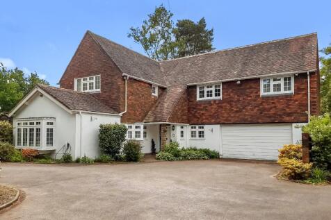 5 bedroom detached house for sale