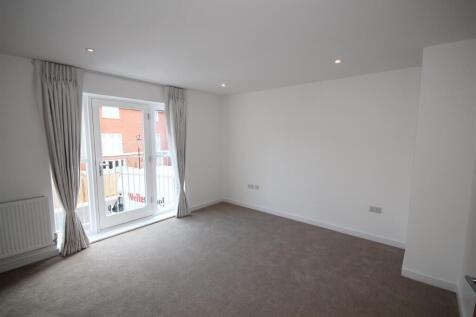 Westwood Drive, Kingsmead, Canterbury 2 bed flat for sale