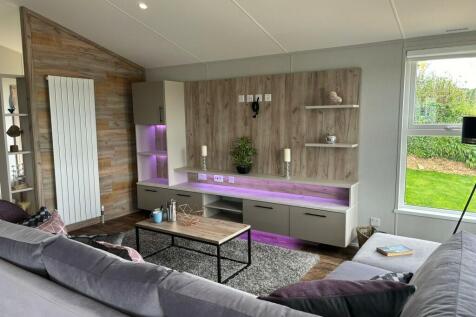 2 bedroom lodge for sale
