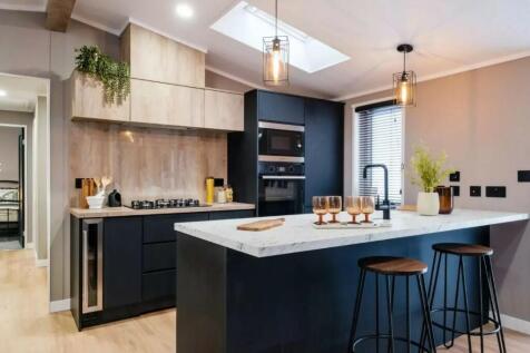 2 bedroom lodge for sale