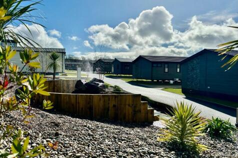 2 bedroom lodge for sale