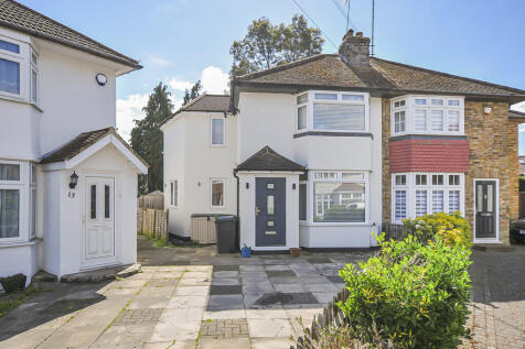 3 bedroom semi-detached house for sale
