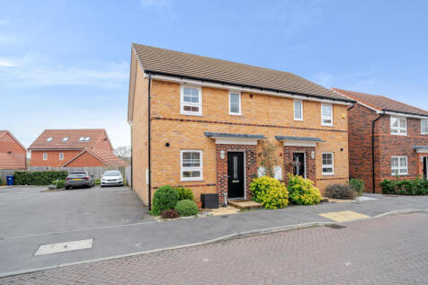 3 bedroom semi-detached house for sale